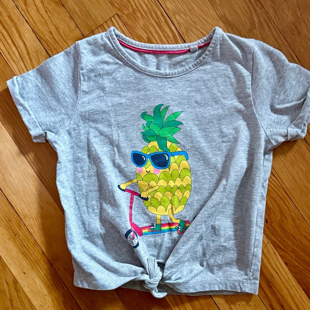 Mini Boden 5-6Y Whimsical Pineapple on Rainbow Scooter Tie Front T-shirt